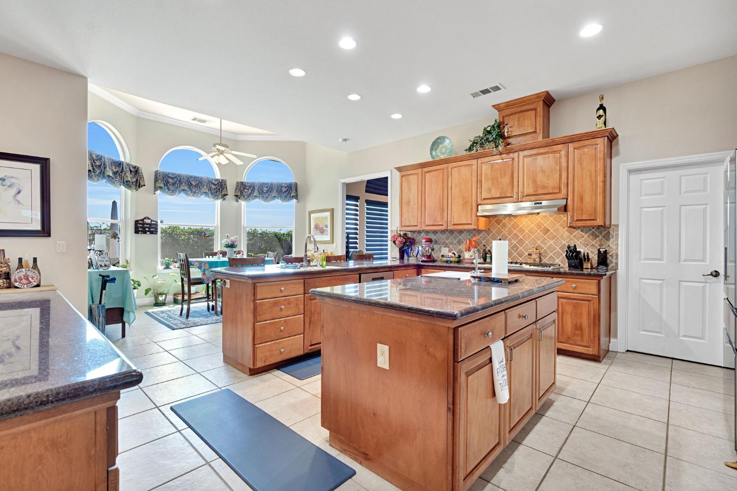 2572 Trenton Ave, Clovis, CA 93619