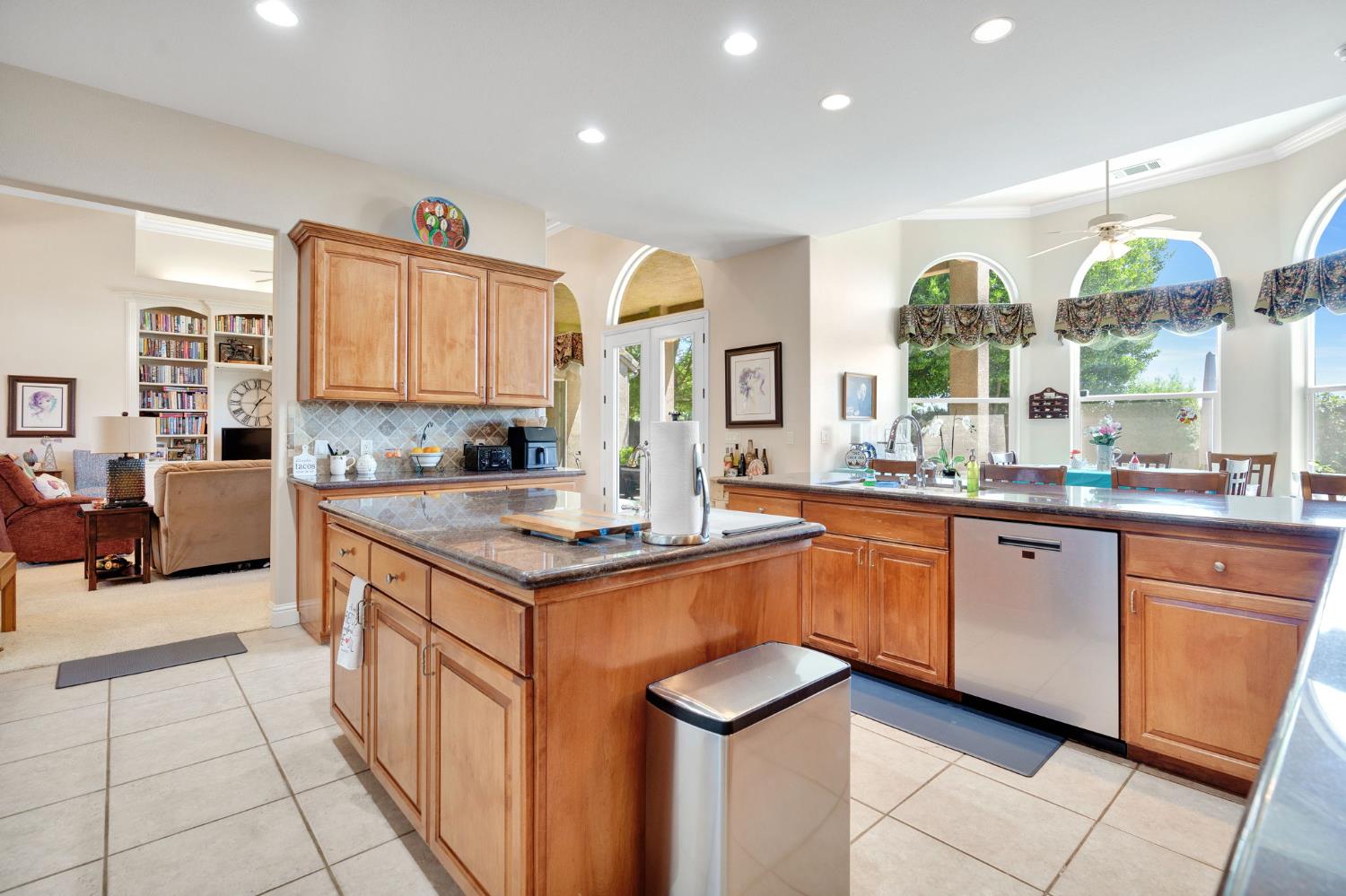 2572 Trenton Ave, Clovis, CA 93619