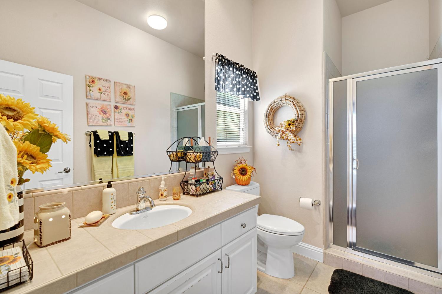 2572 Trenton Ave, Clovis, CA 93619
