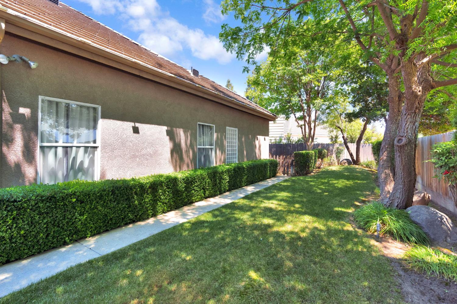 2572 Trenton Ave, Clovis, CA 93619