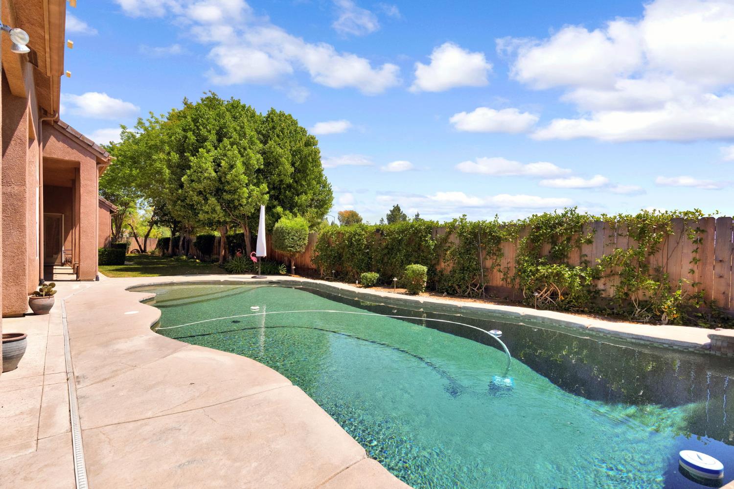 2572 Trenton Ave, Clovis, CA 93619