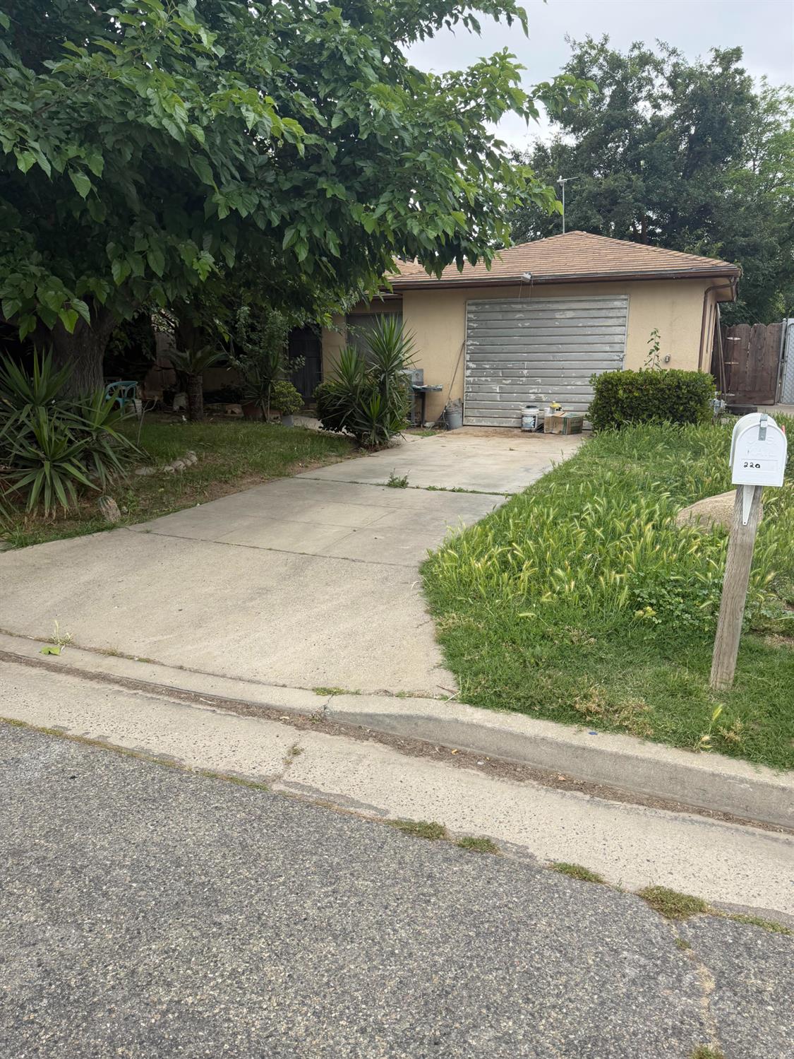 220 Park St, Madera, CA 93637