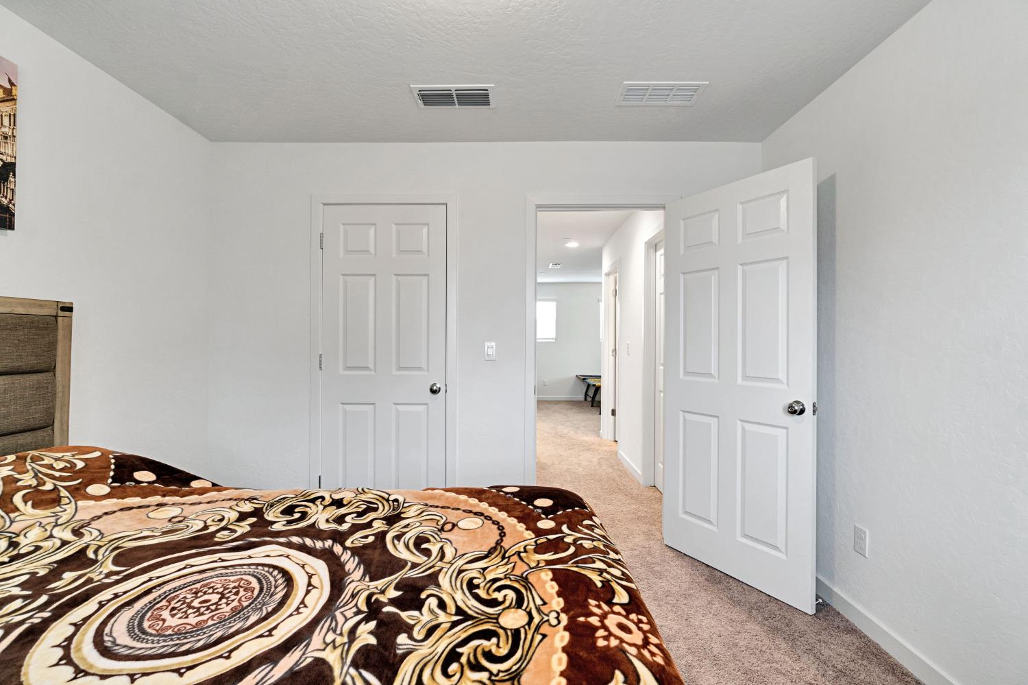 2481 N Pearwood Ave, Fresno, CA 93727