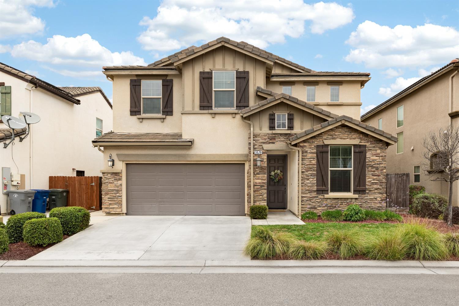 3579 Taylor Ln, Clovis, CA 93619
