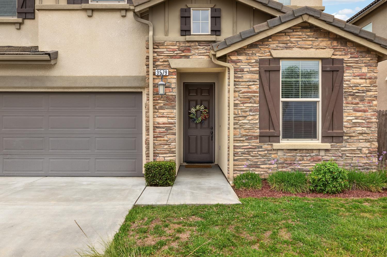 3579 Taylor Ln, Clovis, CA 93619