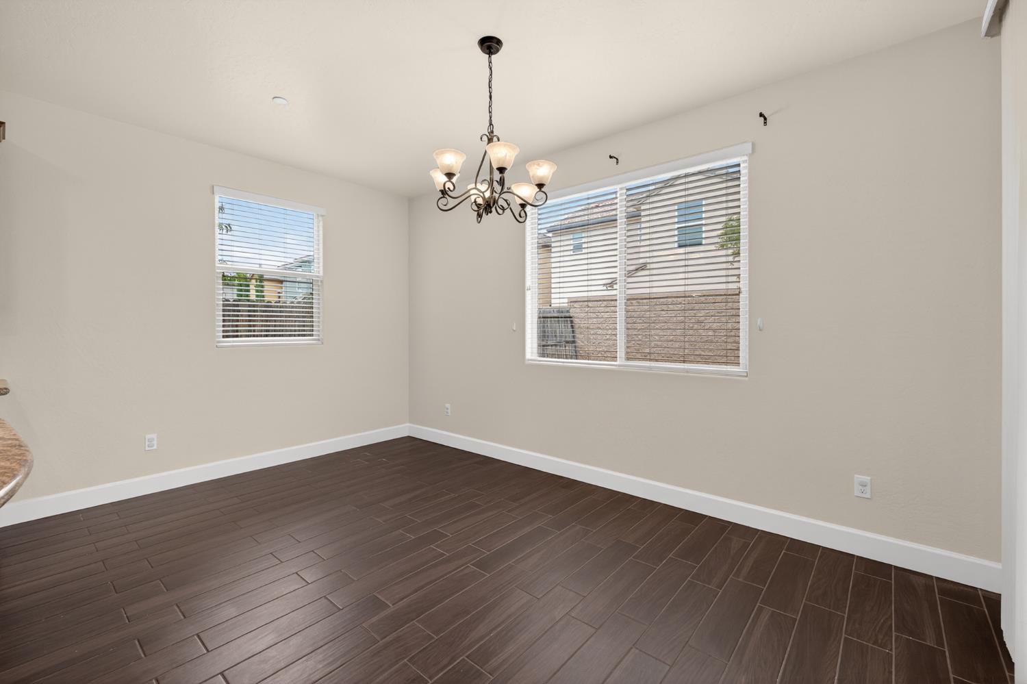 3579 Taylor Ln, Clovis, CA 93619