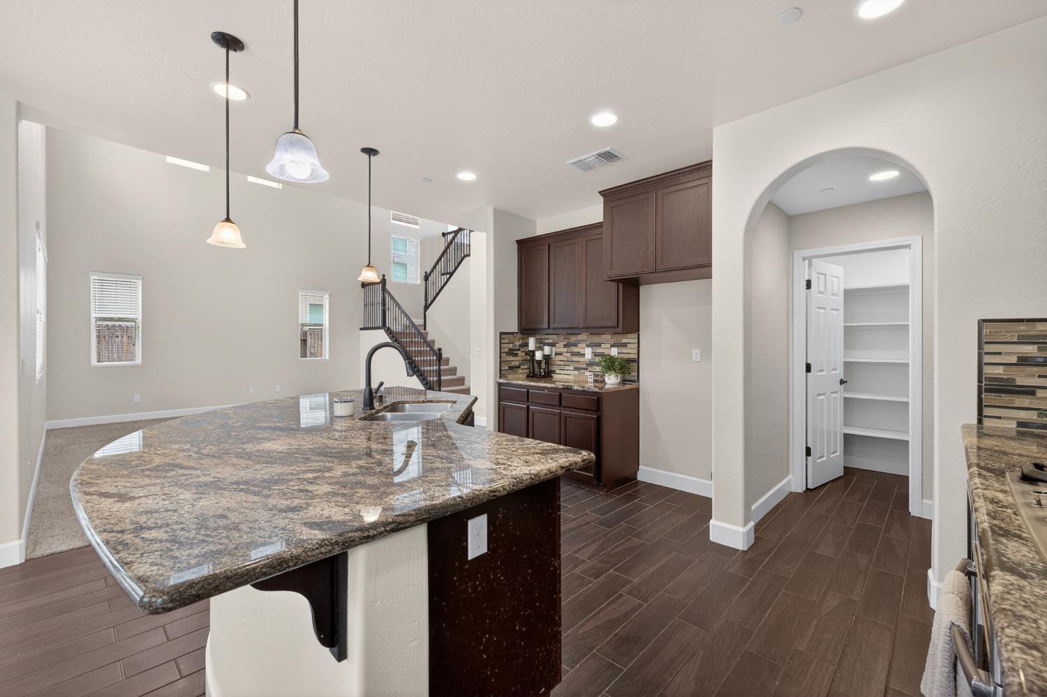 3579 Taylor Ln, Clovis, CA 93619