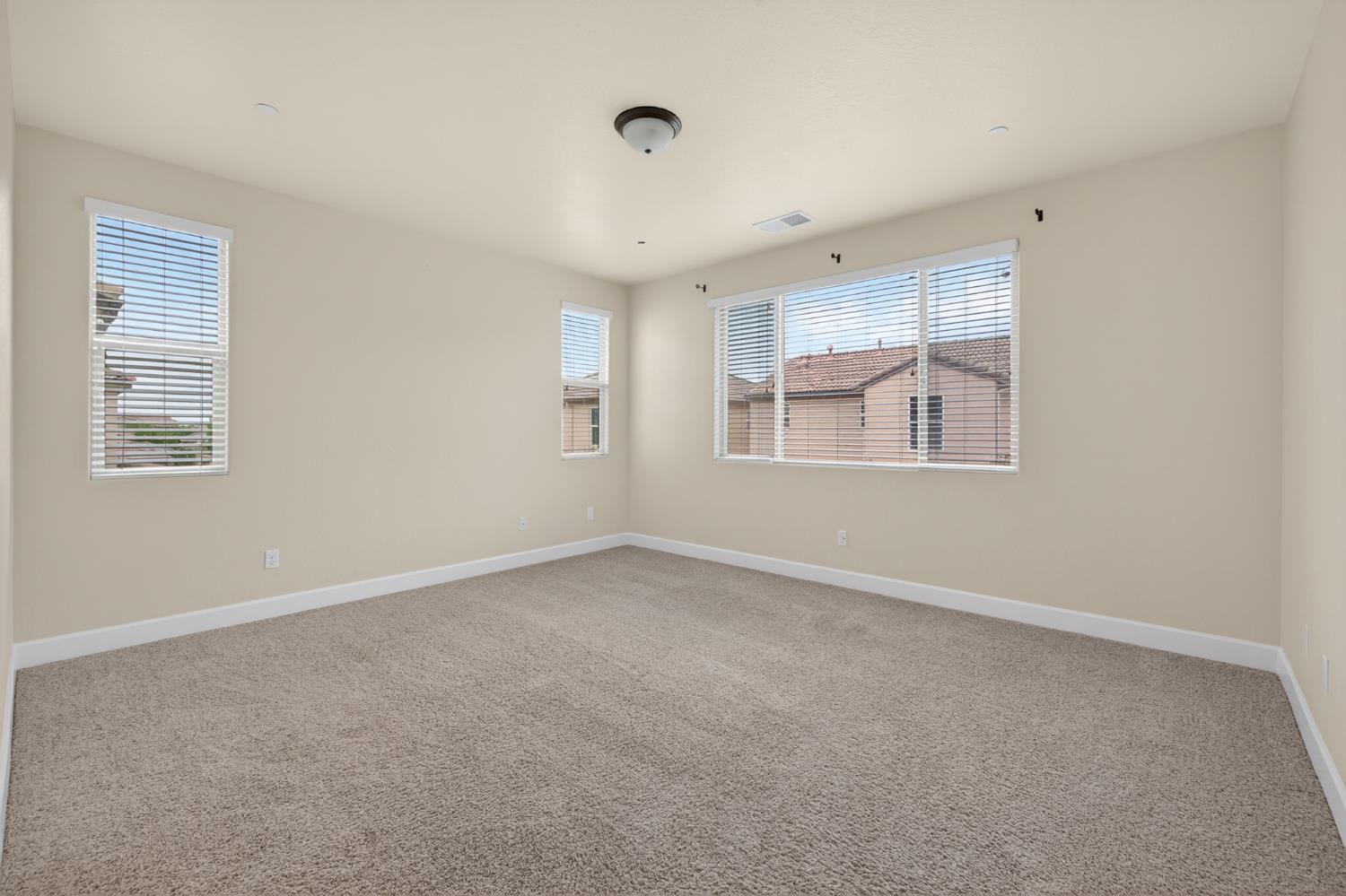 3579 Taylor Ln, Clovis, CA 93619