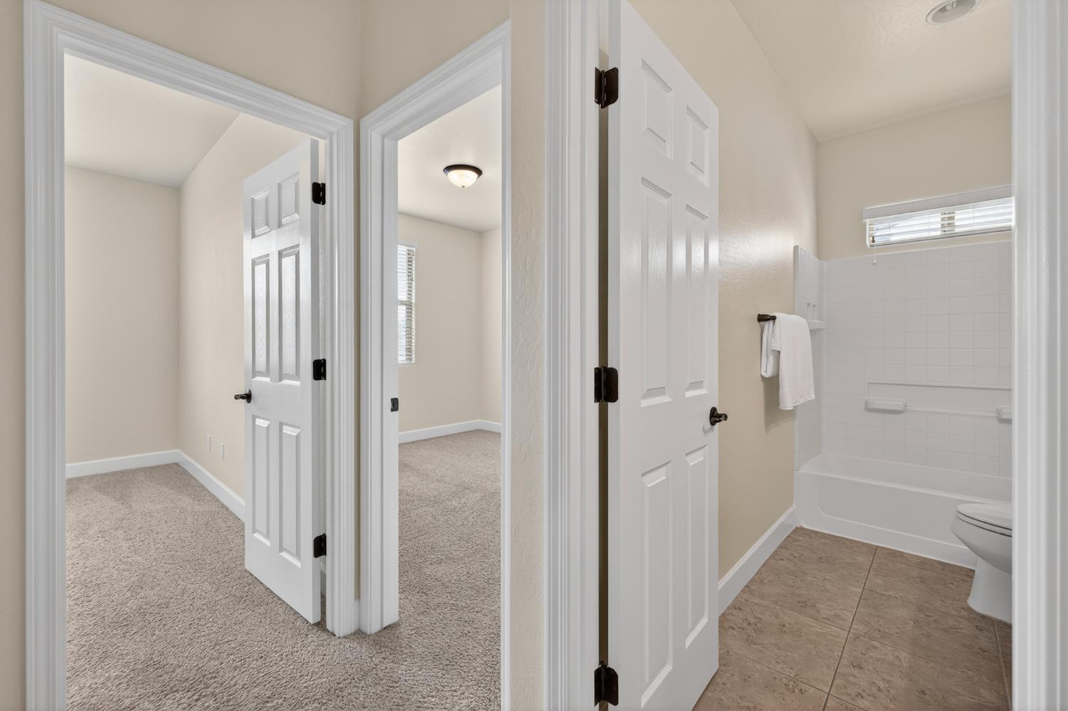 3579 Taylor Ln, Clovis, CA 93619