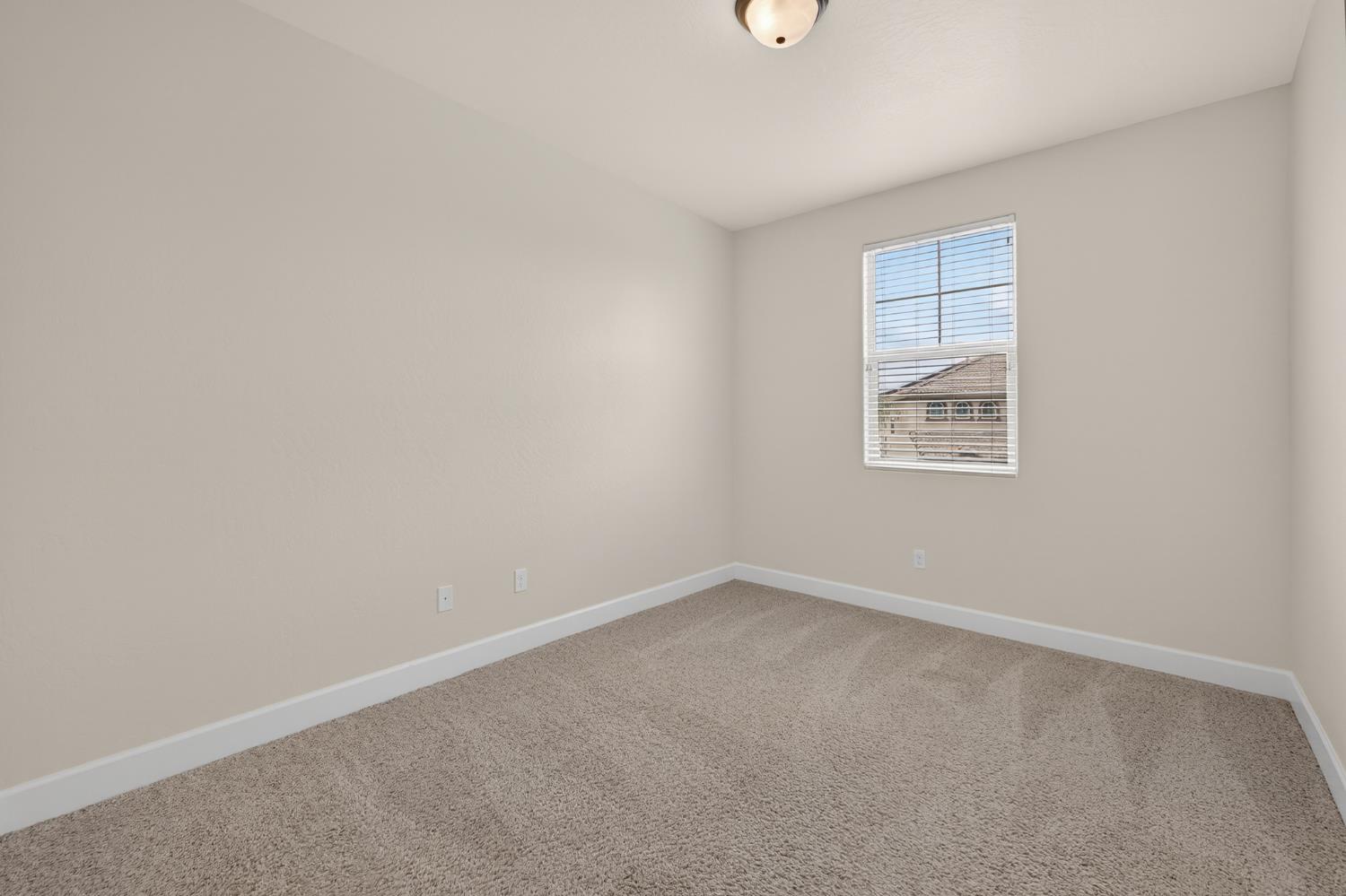 3579 Taylor Ln, Clovis, CA 93619