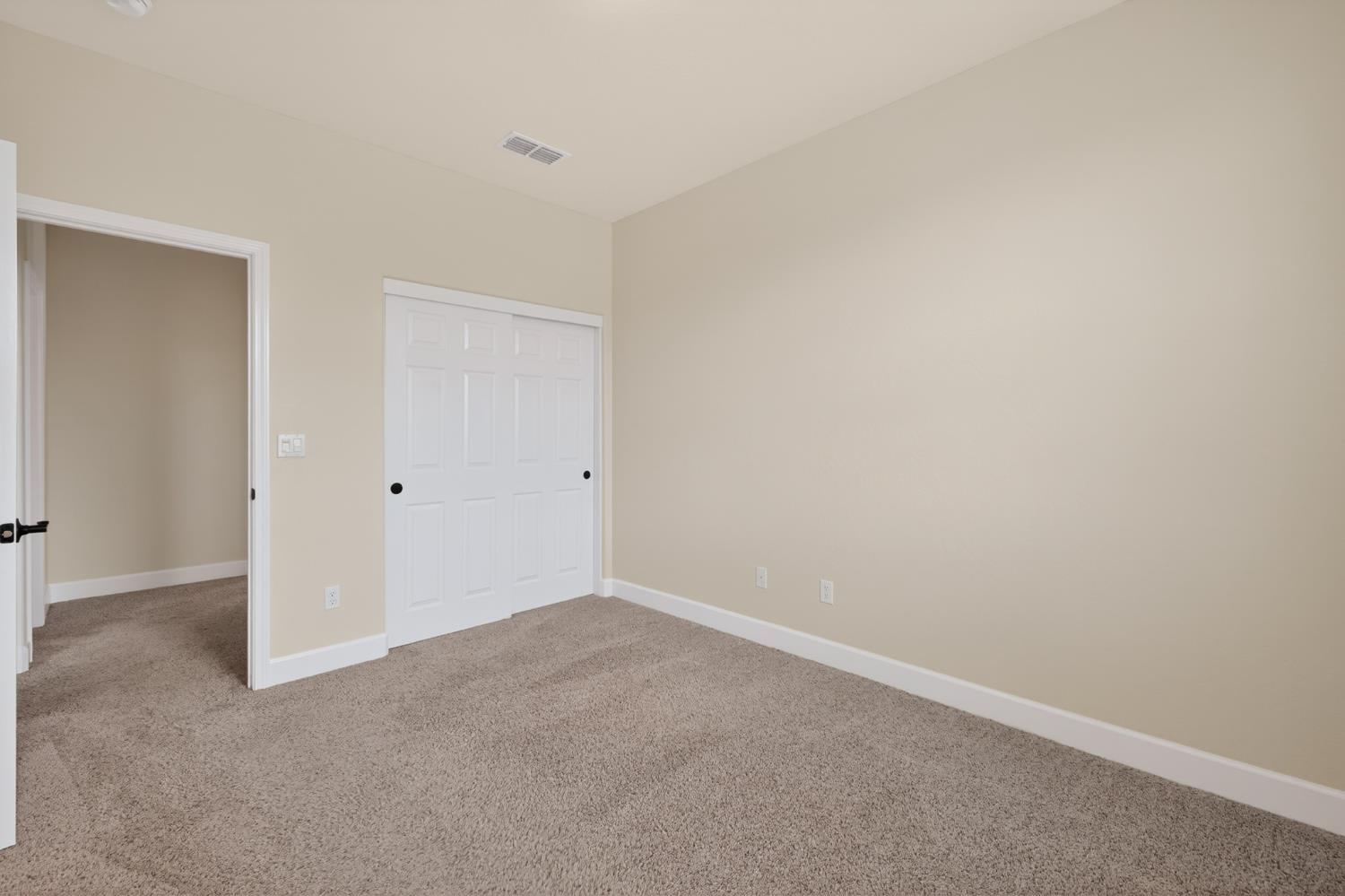 3579 Taylor Ln, Clovis, CA 93619