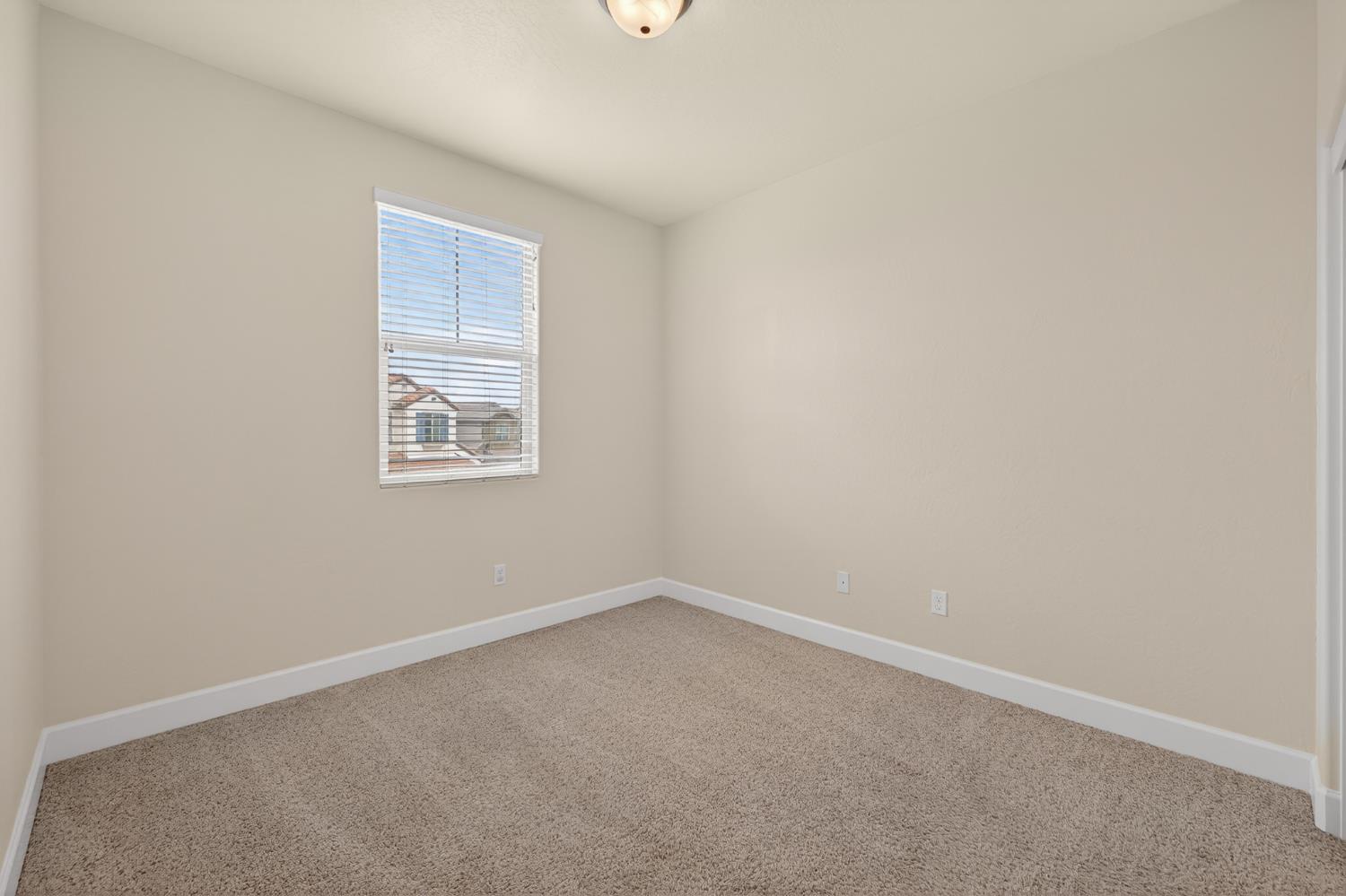 3579 Taylor Ln, Clovis, CA 93619