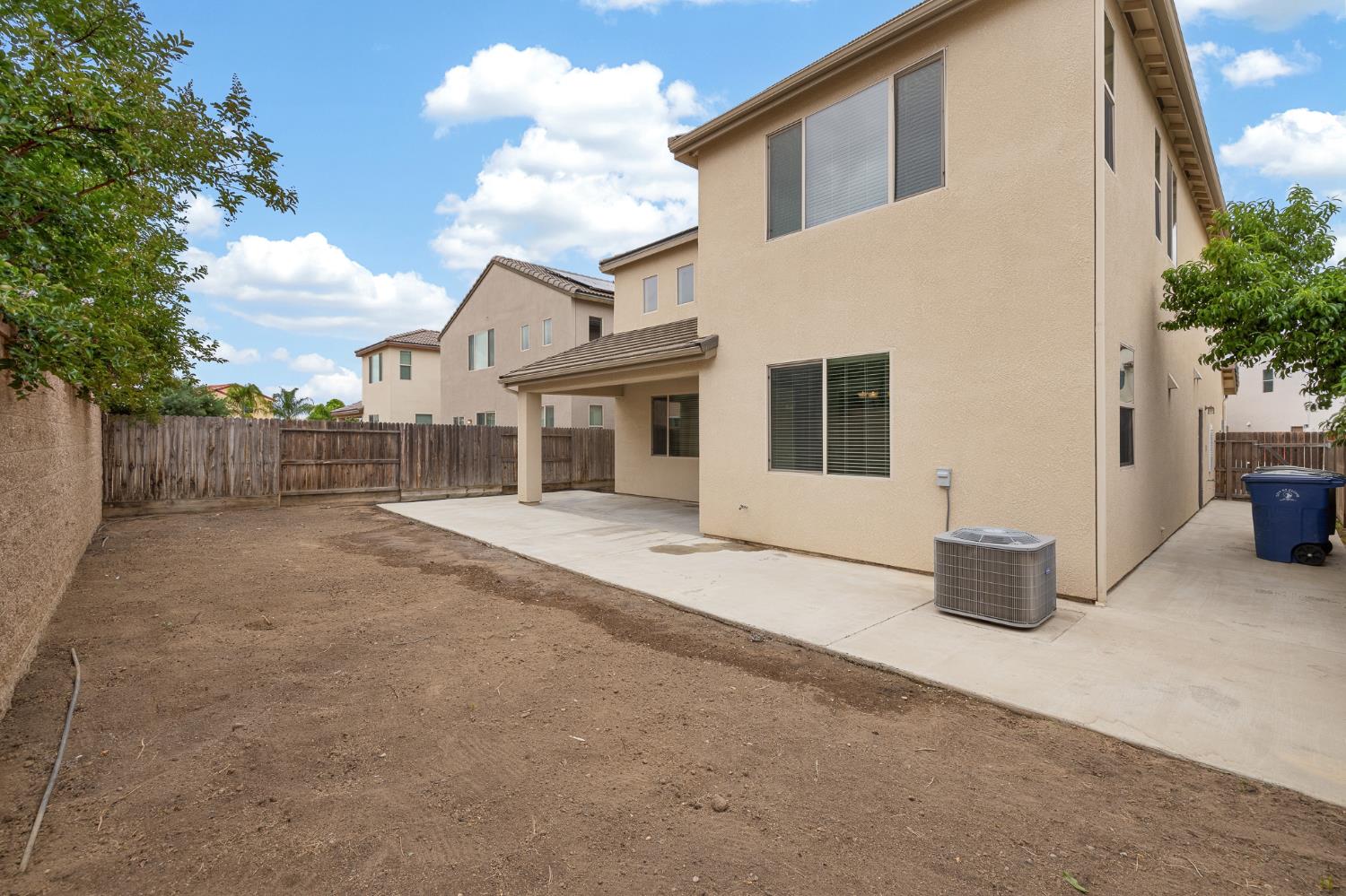 3579 Taylor Ln, Clovis, CA 93619