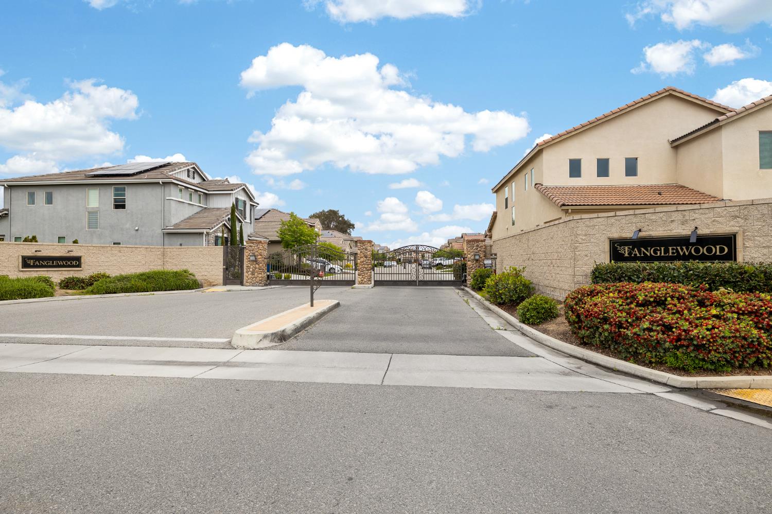 3579 Taylor Ln, Clovis, CA 93619