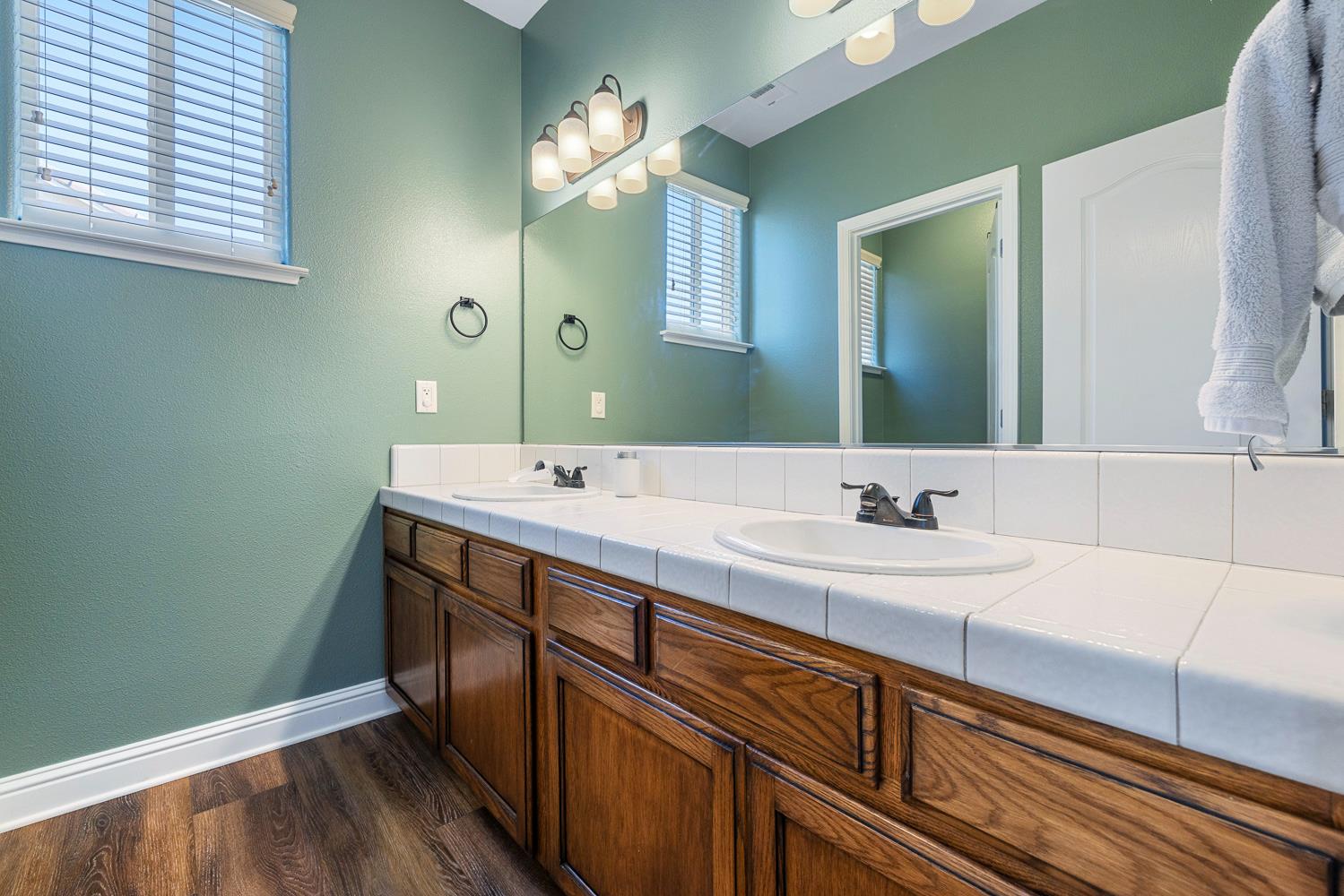 2696 Robinwood Ave, Clovis, CA 93611