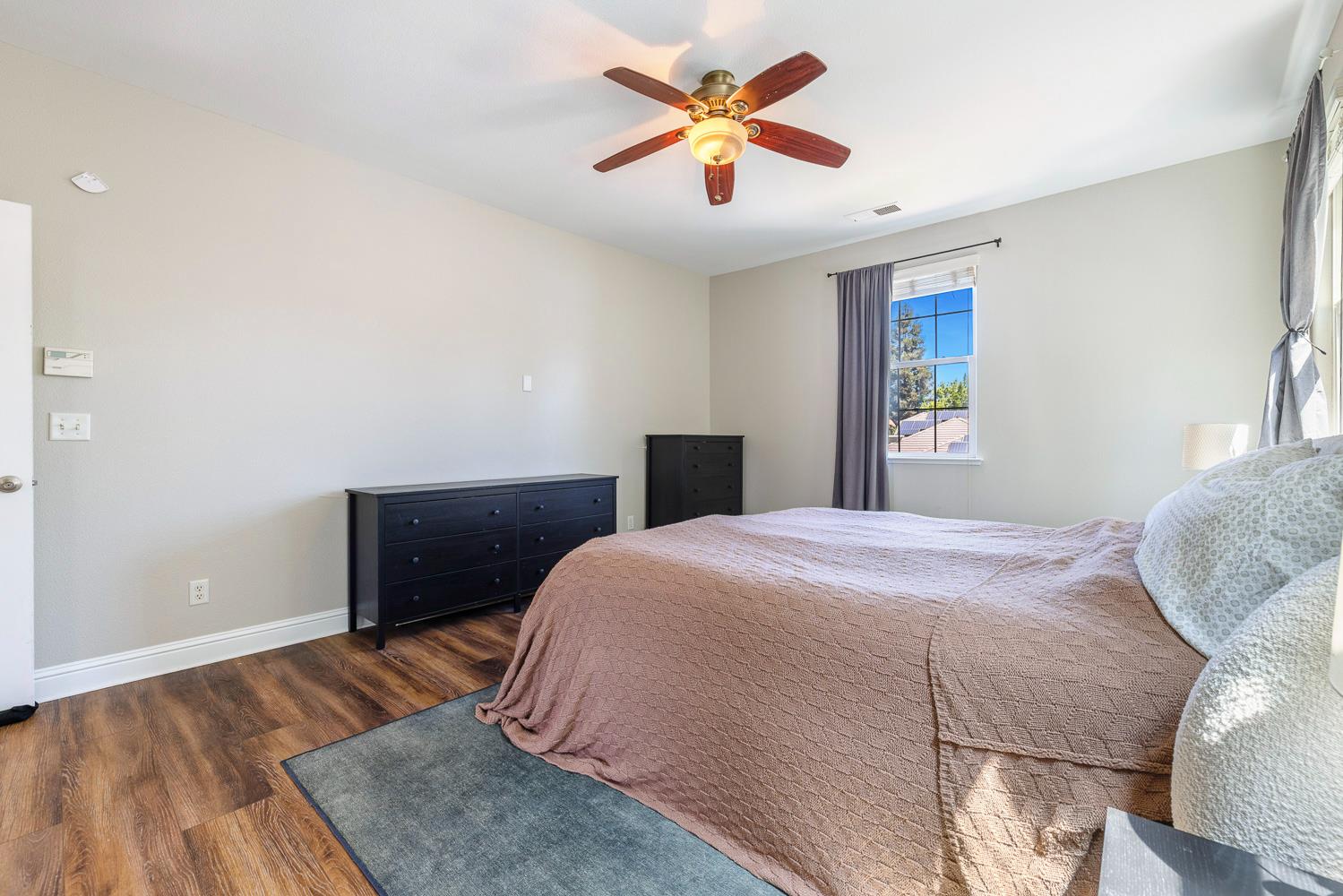 2696 Robinwood Ave, Clovis, CA 93611