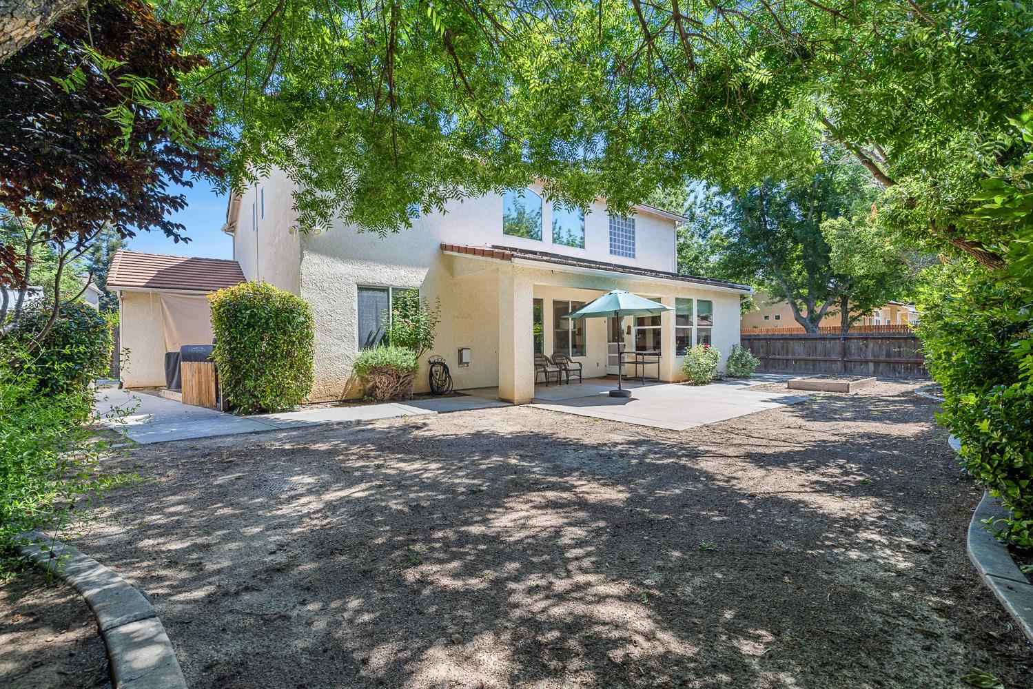 2696 Robinwood Ave, Clovis, CA 93611