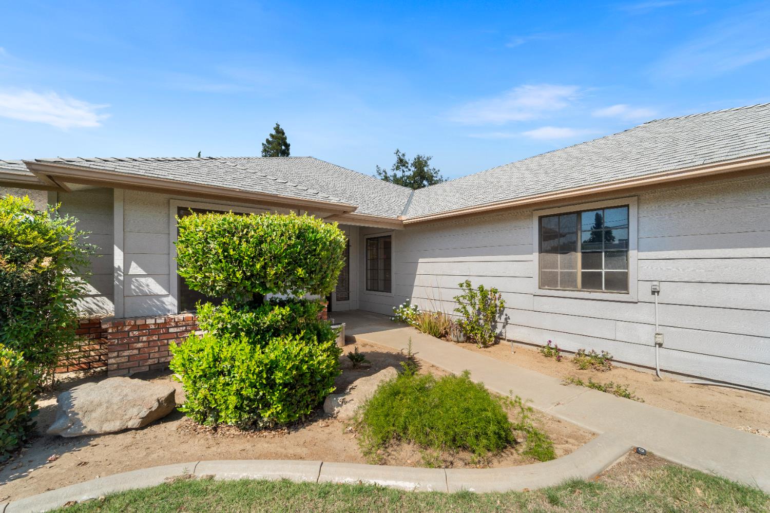 1407 Purvis Ave, Clovis, CA 93611