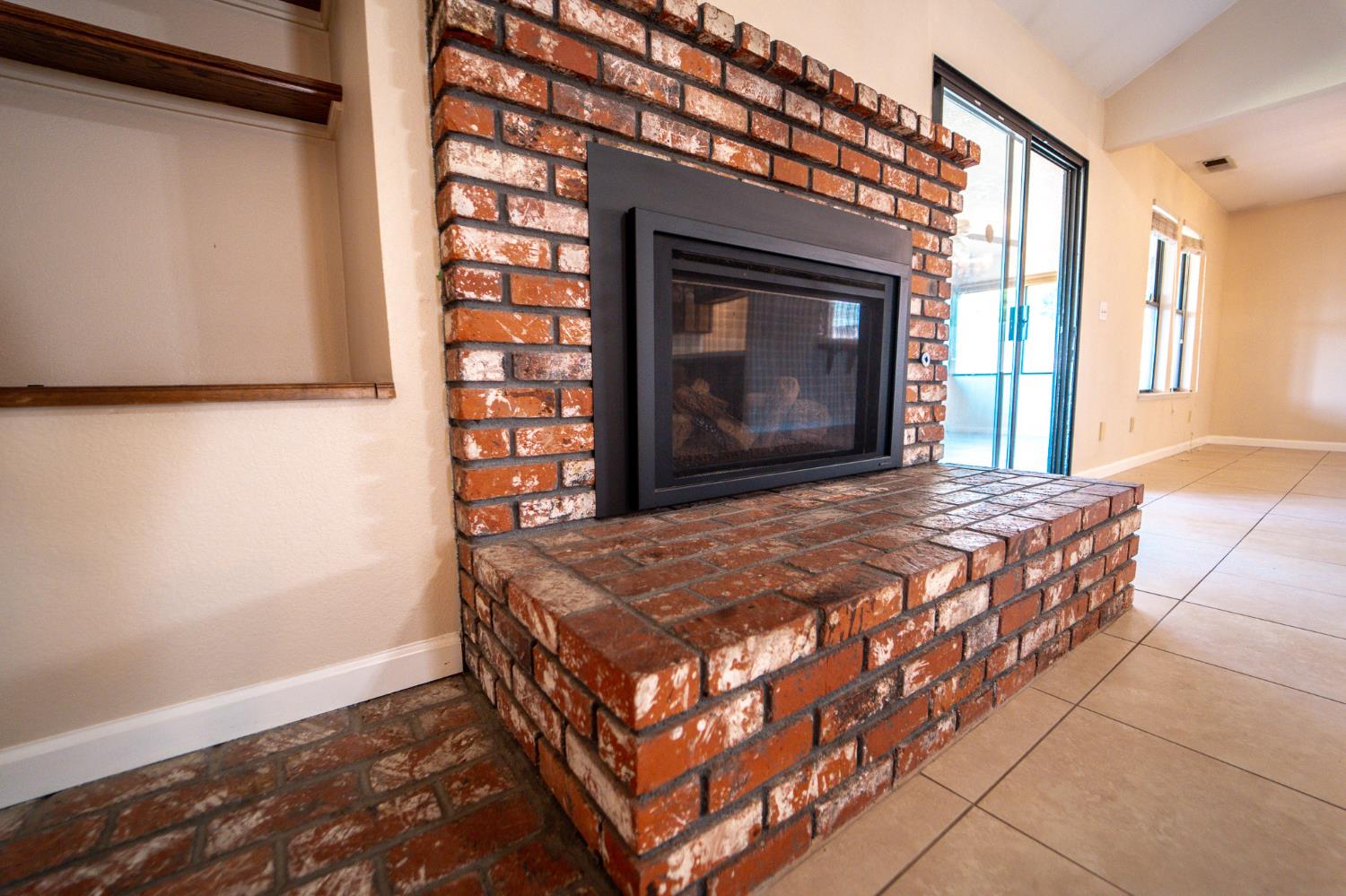 1407 Purvis Ave, Clovis, CA 93611