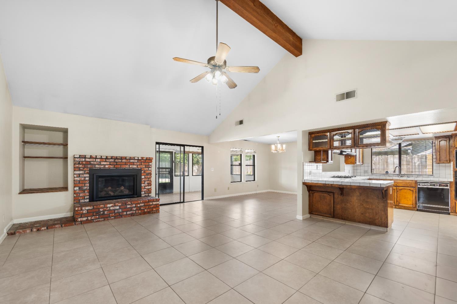 1407 Purvis Ave, Clovis, CA 93611