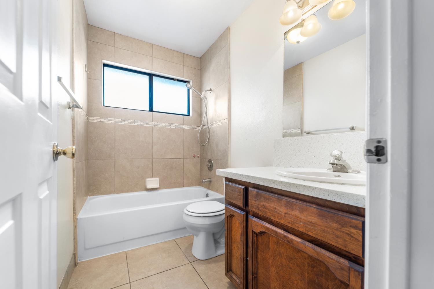 1407 Purvis Ave, Clovis, CA 93611