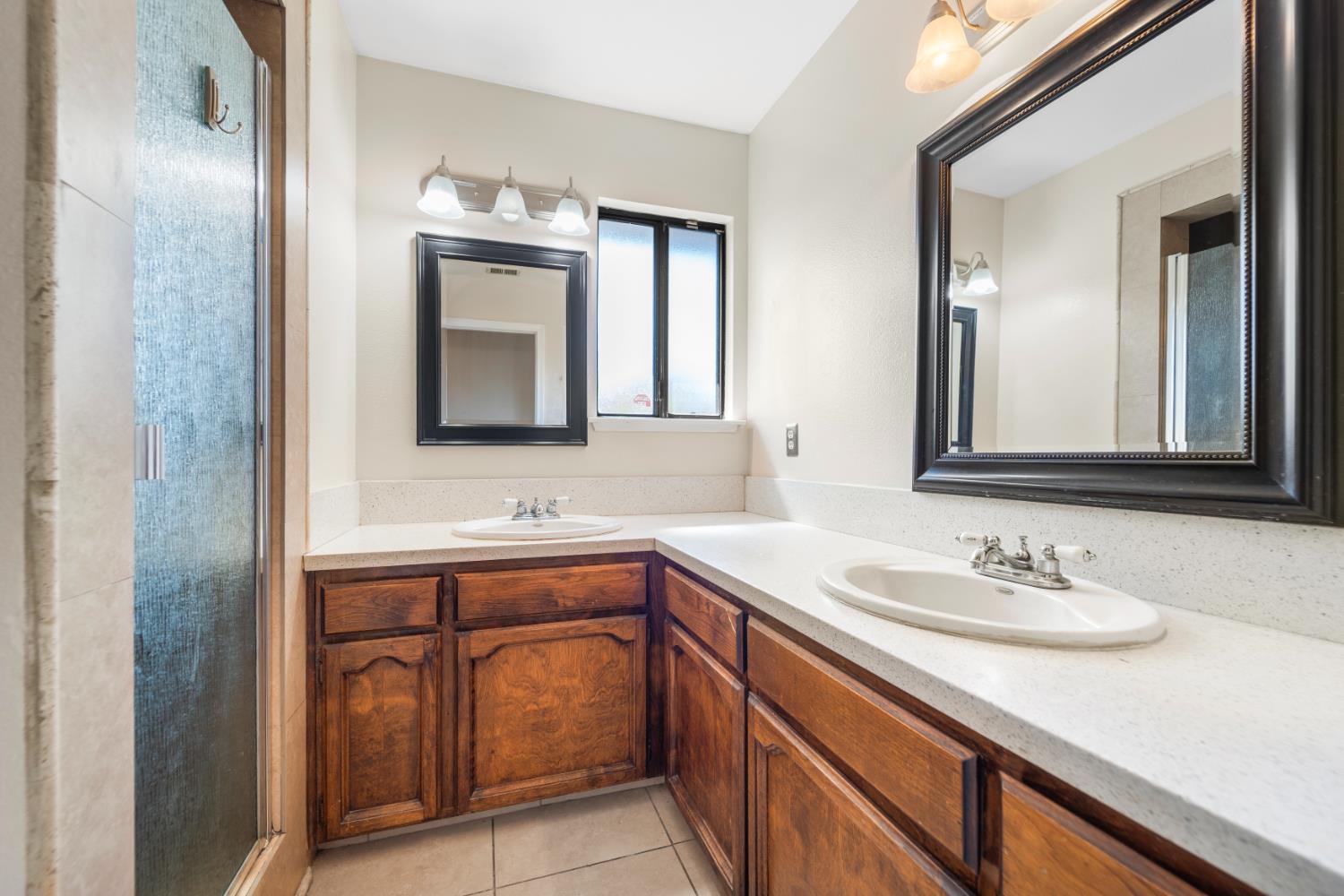 1407 Purvis Ave, Clovis, CA 93611