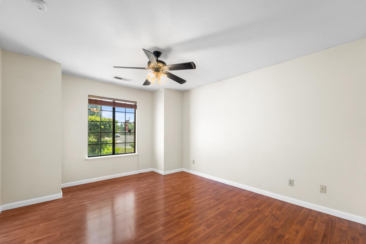 1407 Purvis Ave, Clovis, CA 93611