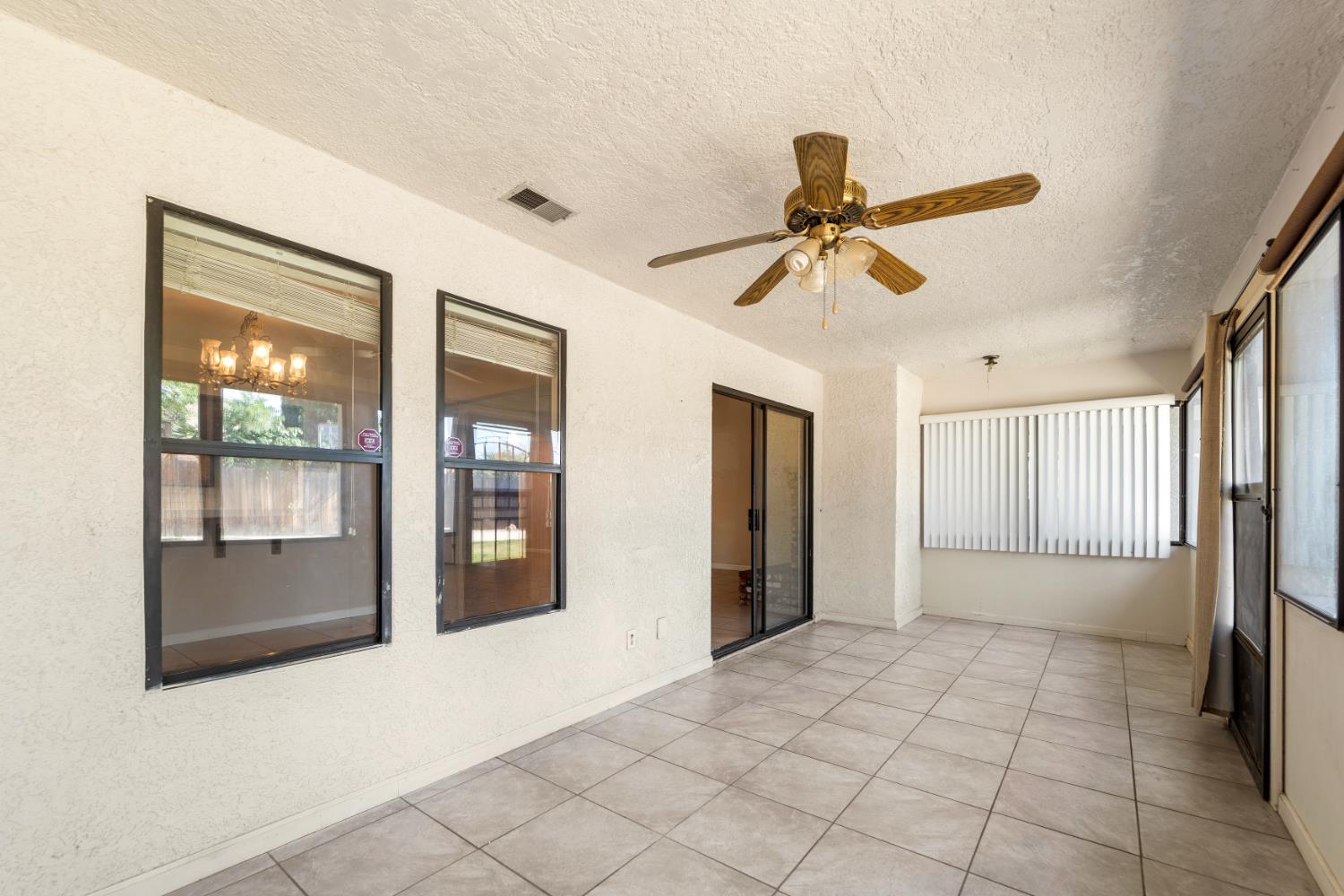1407 Purvis Ave, Clovis, CA 93611