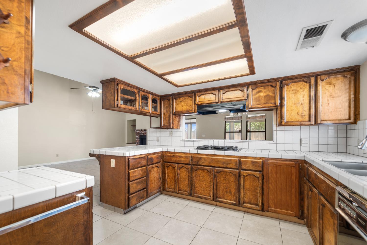 1407 Purvis Ave, Clovis, CA 93611