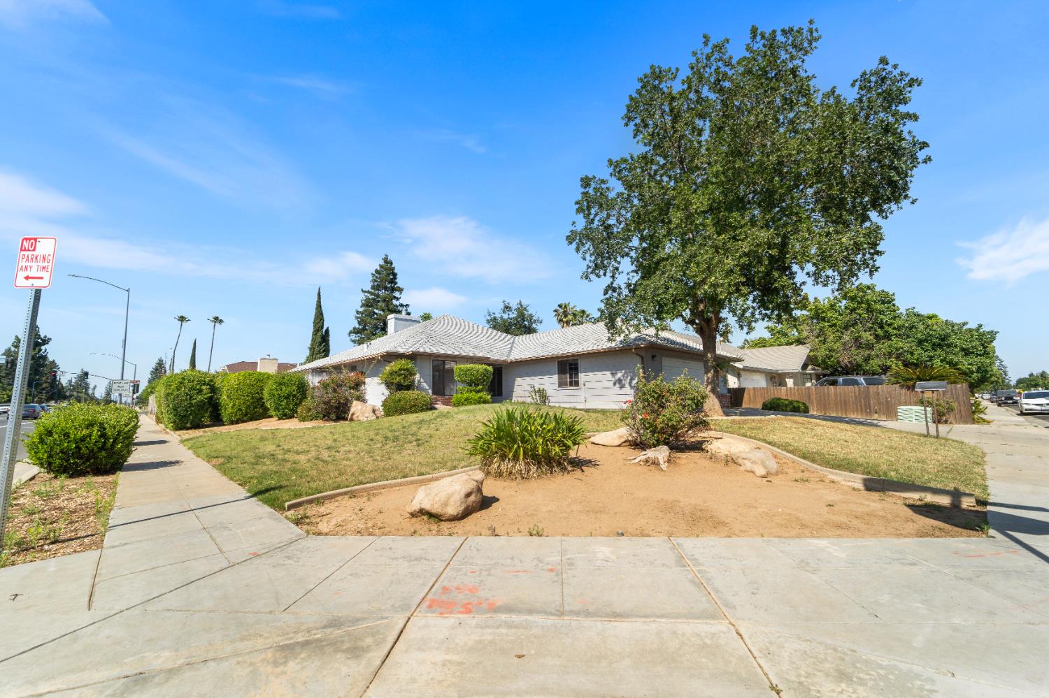 1407 Purvis Ave, Clovis, CA 93611