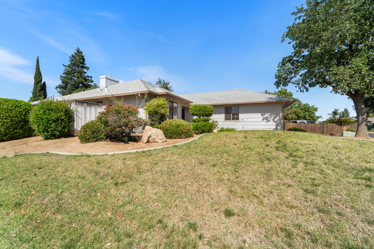 1407 Purvis Ave, Clovis, CA 93611