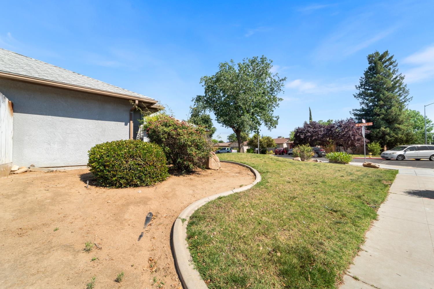 1407 Purvis Ave, Clovis, CA 93611