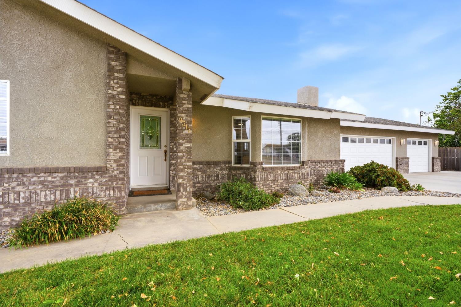9317 14Th Ave, Hanford, CA 93230
