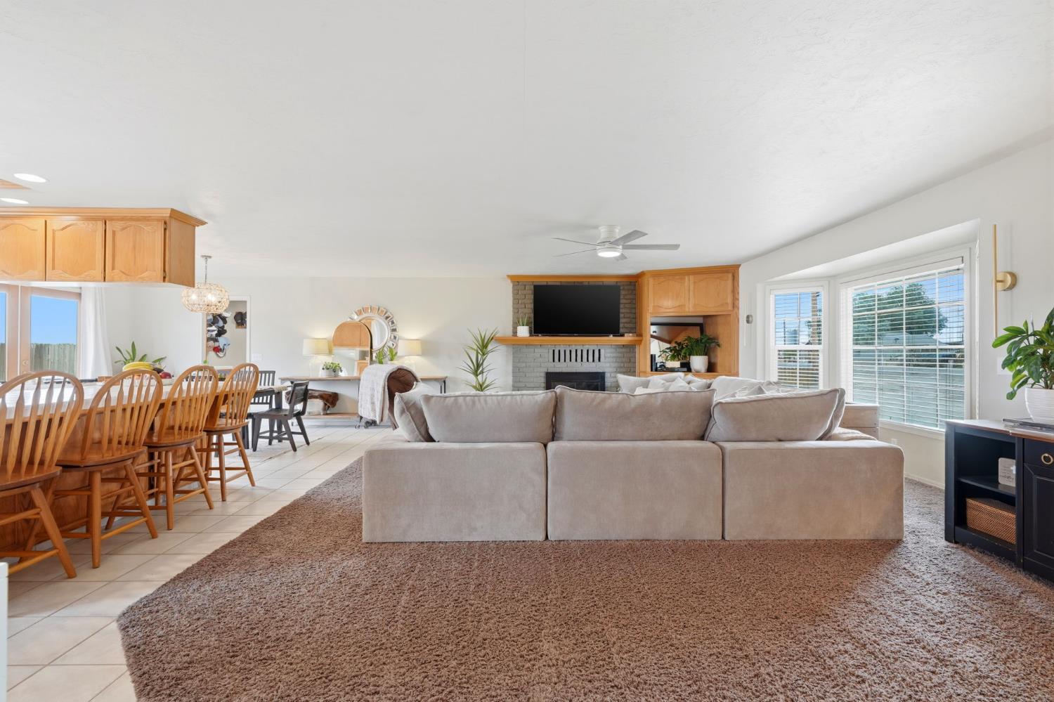 9317 14Th Ave, Hanford, CA 93230