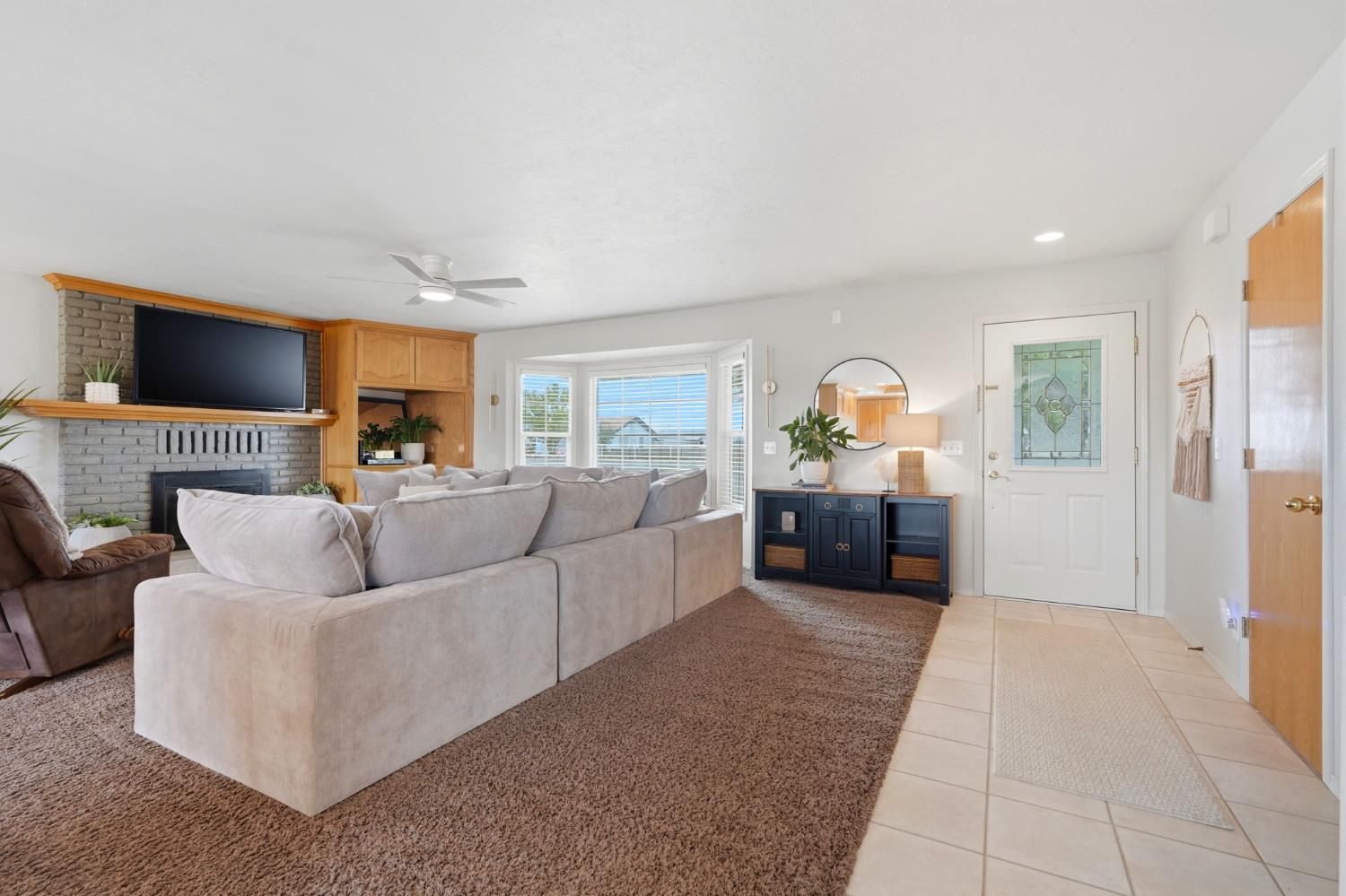 9317 14Th Ave, Hanford, CA 93230