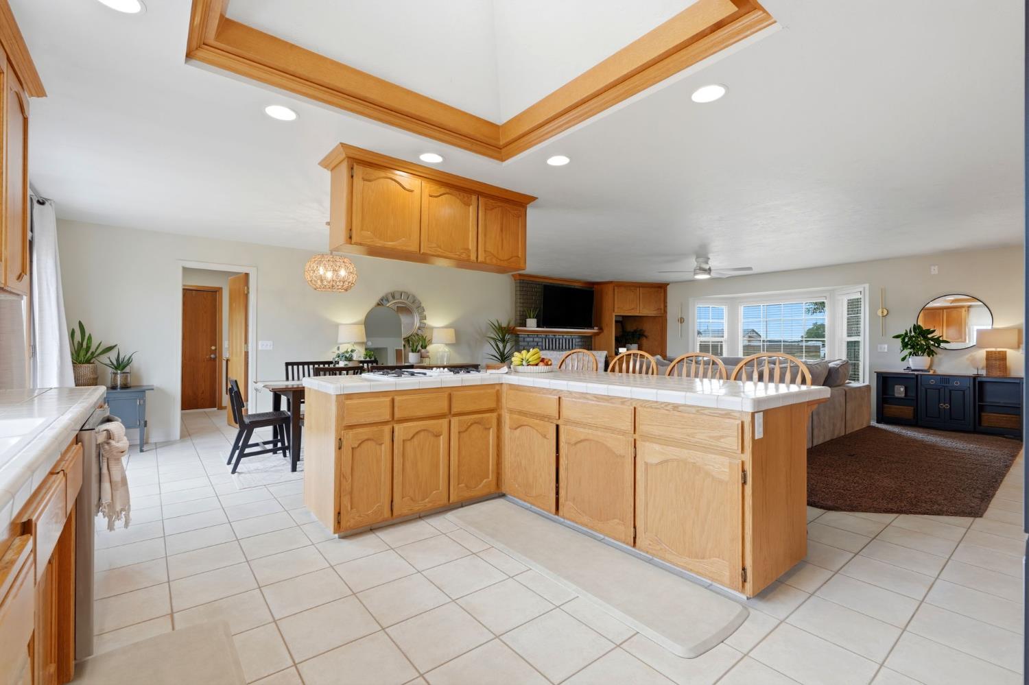9317 14Th Ave, Hanford, CA 93230