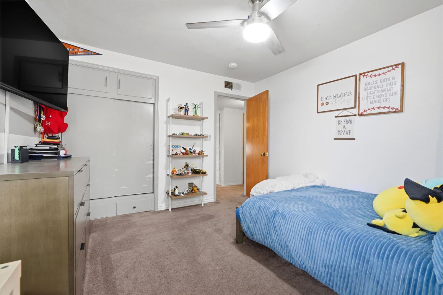 9317 14Th Ave, Hanford, CA 93230