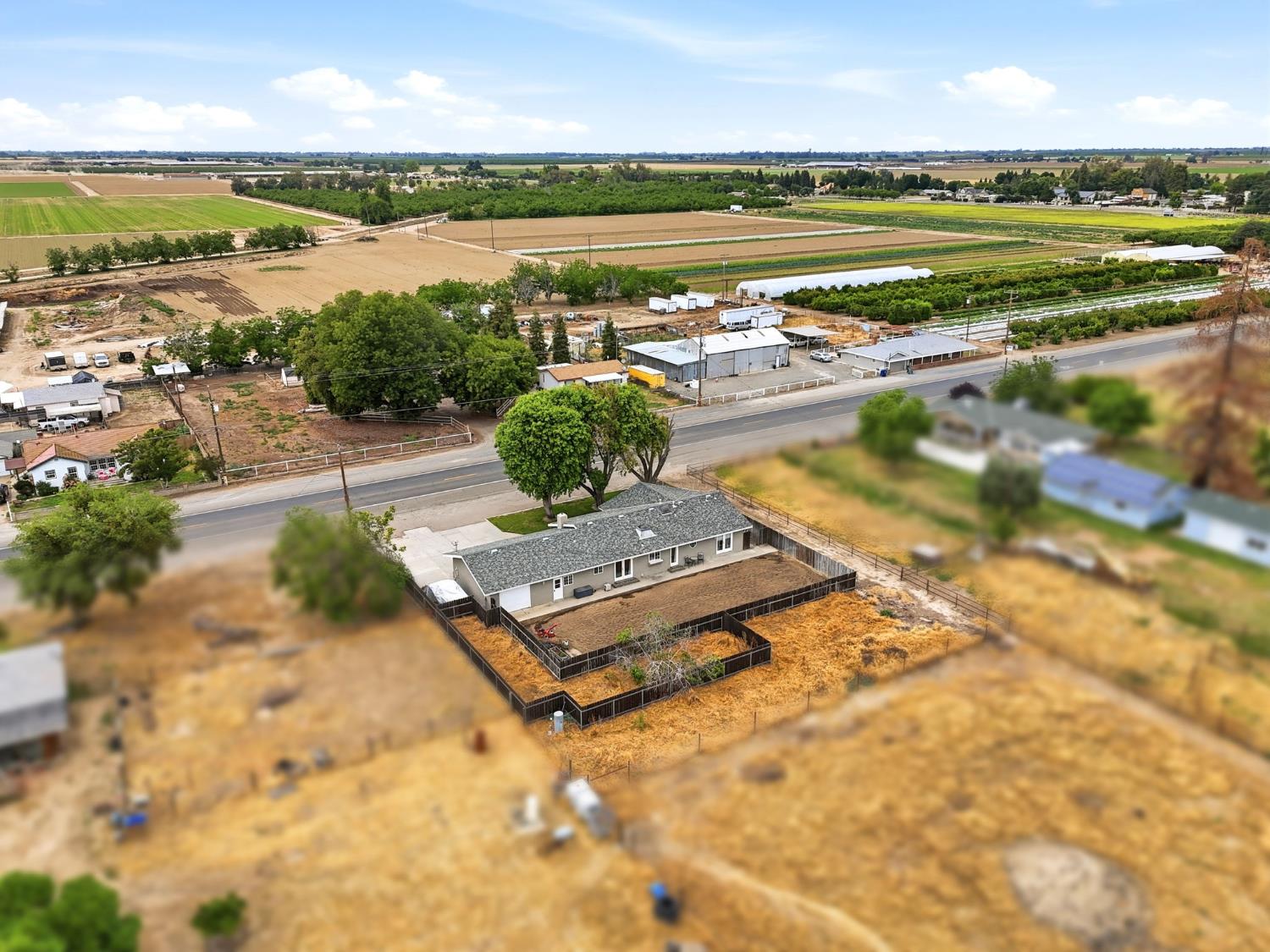 9317 14Th Ave, Hanford, CA 93230