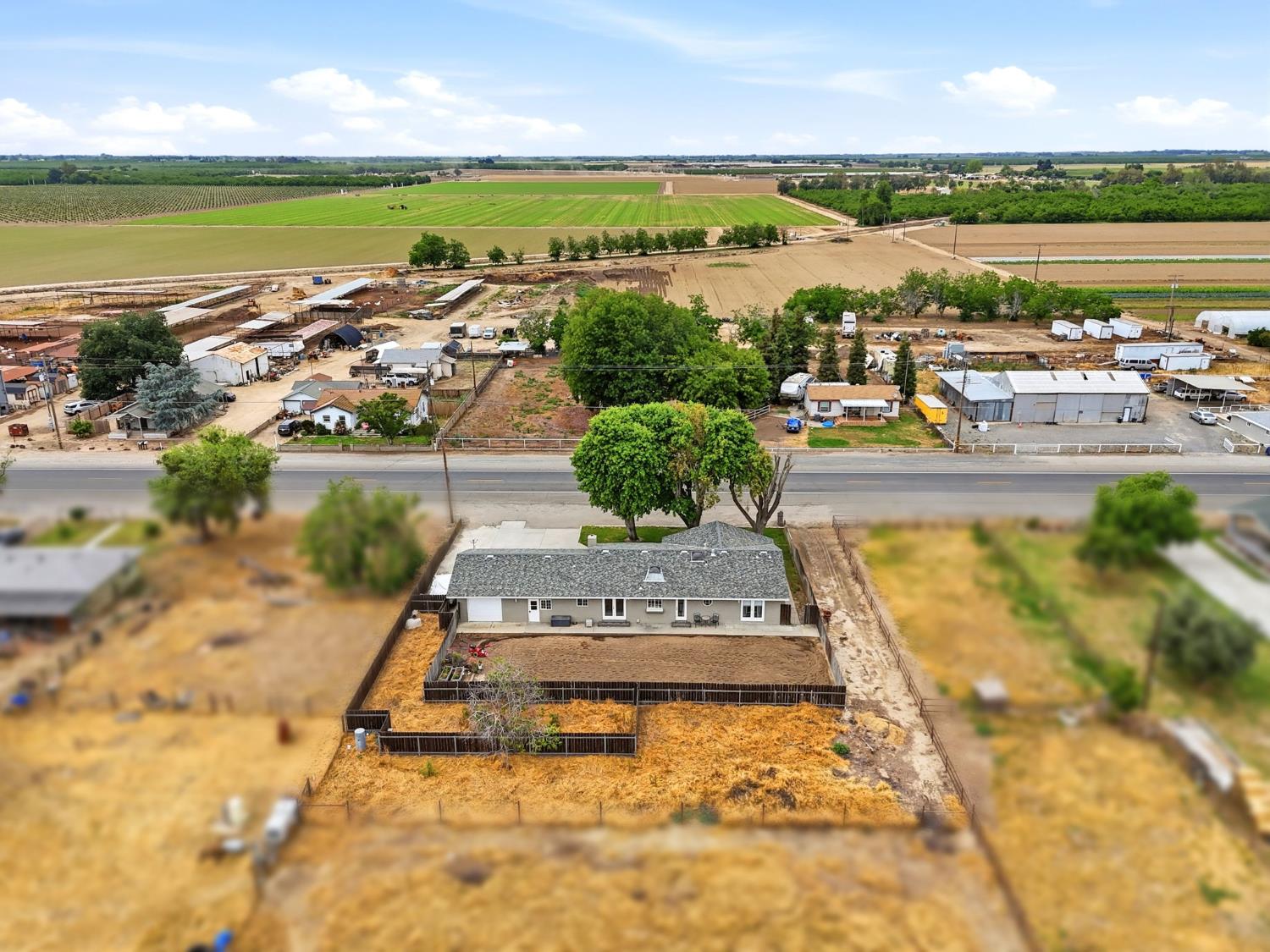 9317 14Th Ave, Hanford, CA 93230