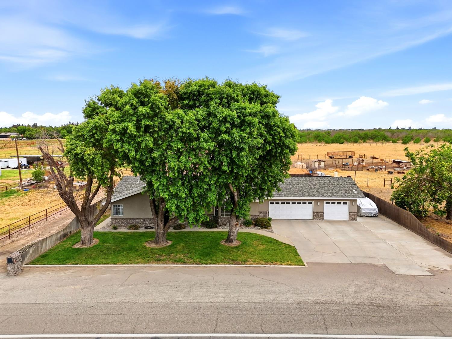 9317 14Th Ave, Hanford, CA 93230