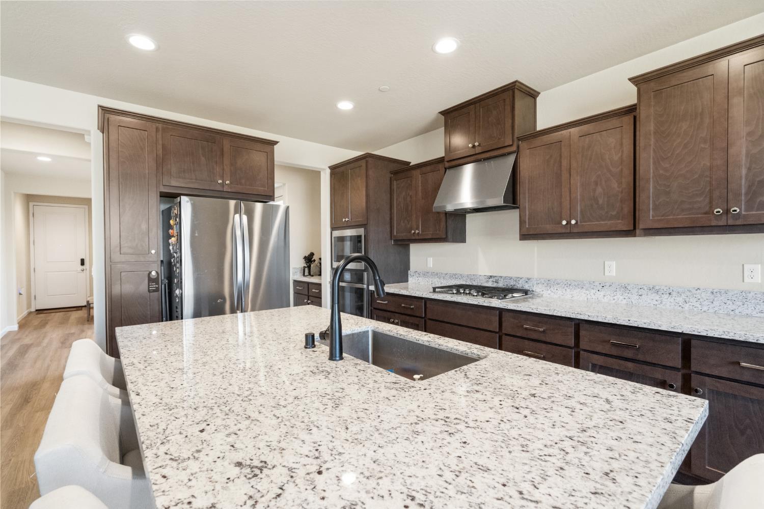 2203 N Laverne Ave, Fresno, CA 93727