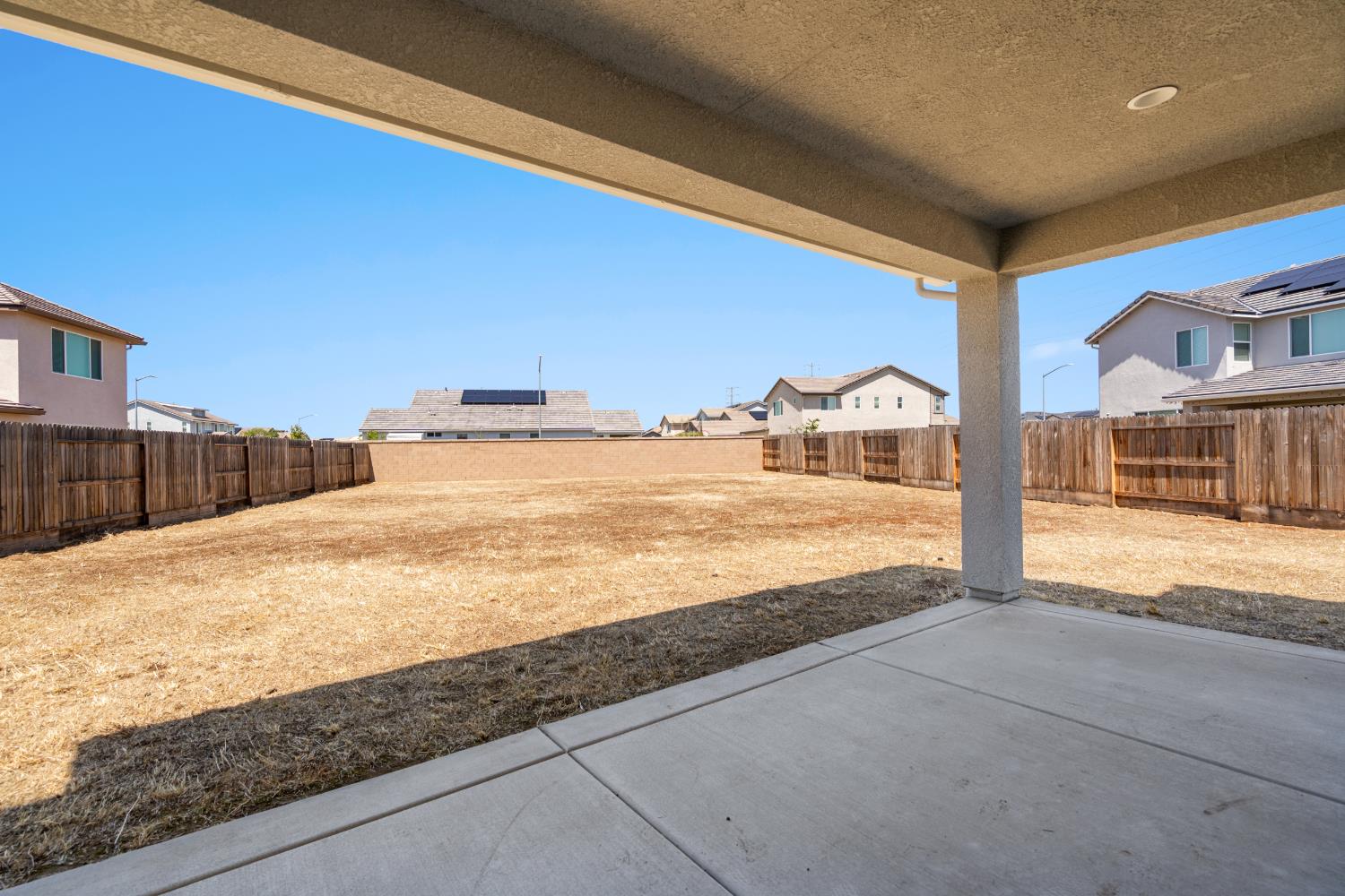 2203 N Laverne Ave, Fresno, CA 93727