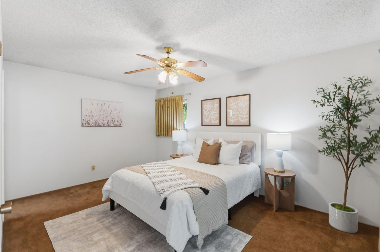 5396 W Clinton, Fresno, CA 93722