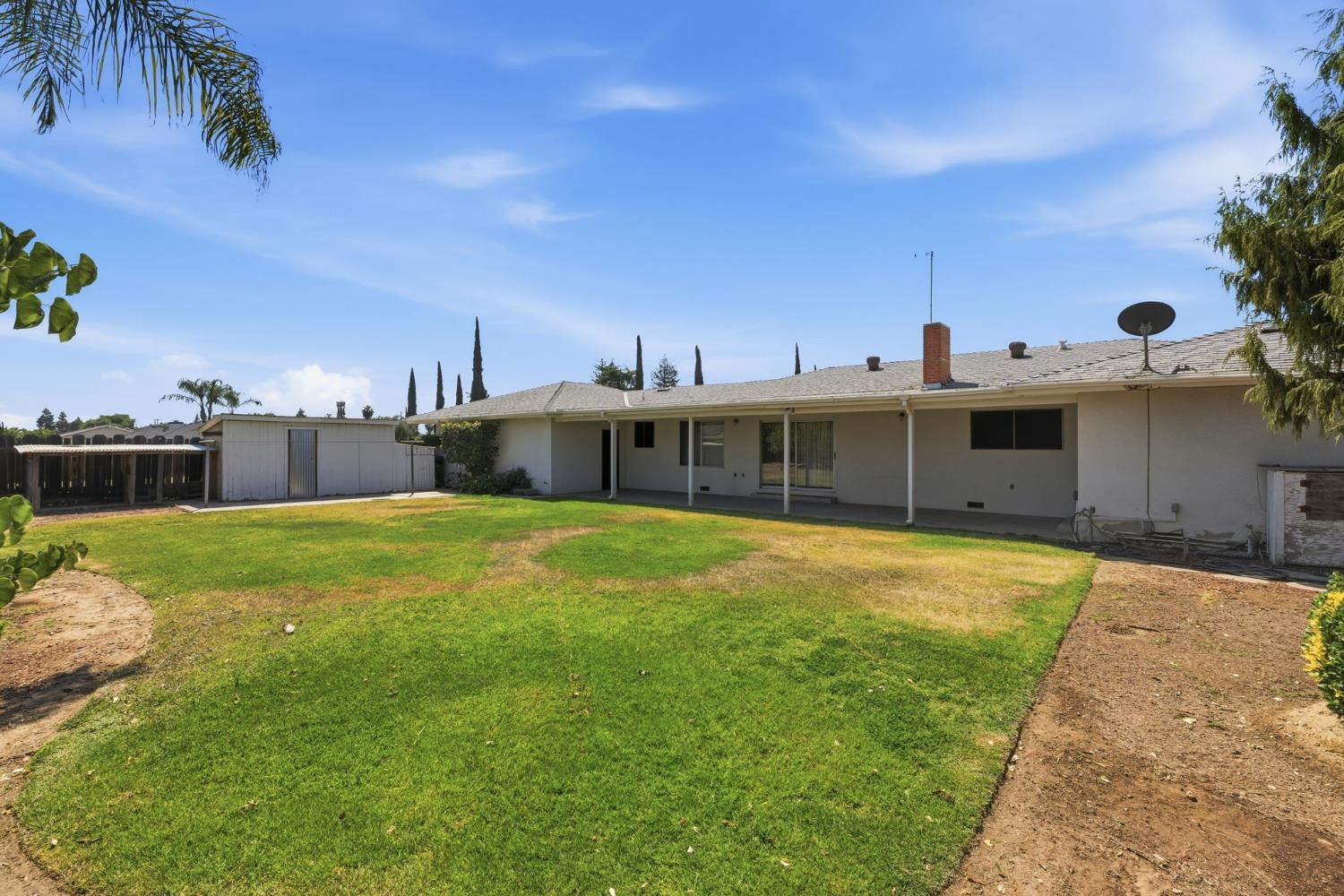 5396 W Clinton, Fresno, CA 93722