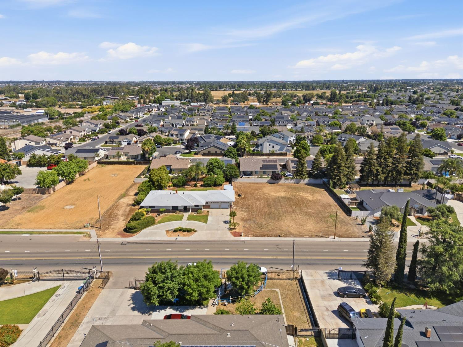 5396 W Clinton, Fresno, CA 93722