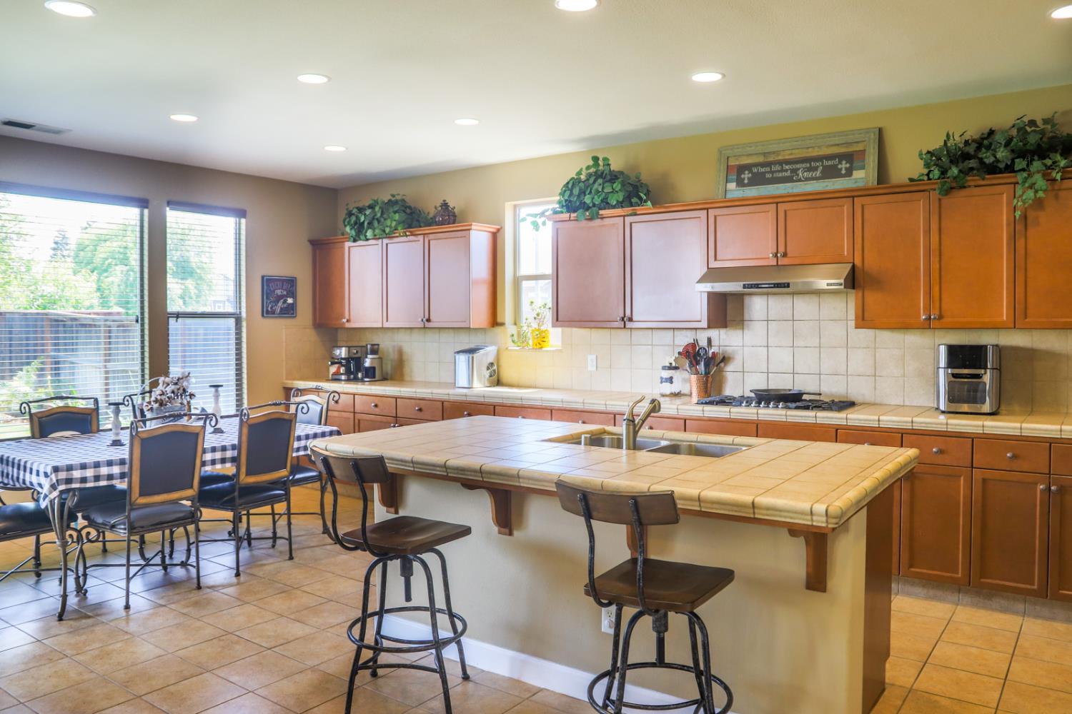 4292 N Gregory Ave, Fresno, CA 93722