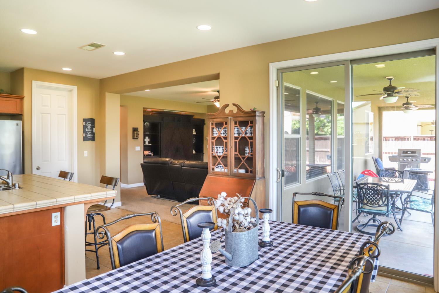 4292 N Gregory Ave, Fresno, CA 93722