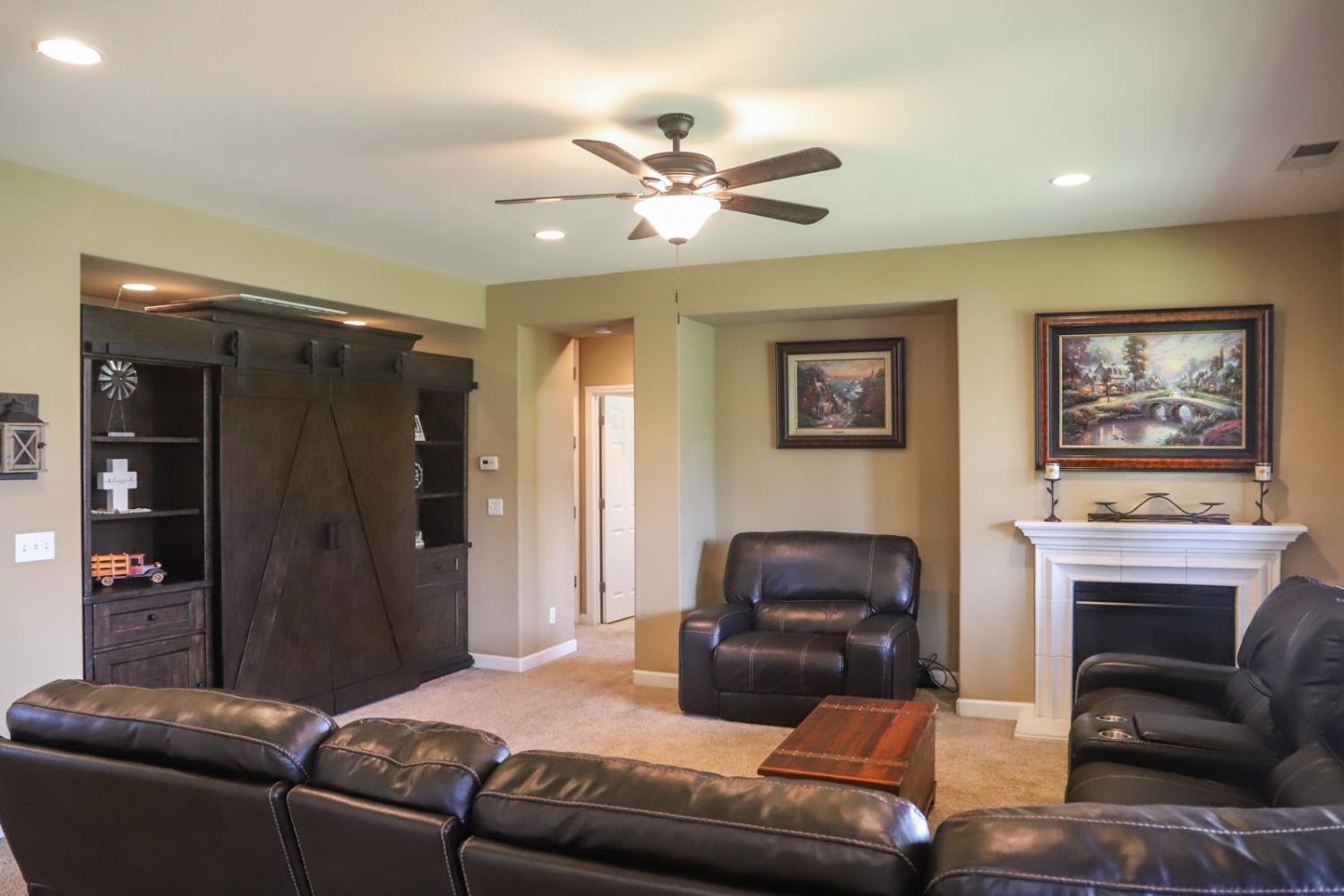 4292 N Gregory Ave, Fresno, CA 93722