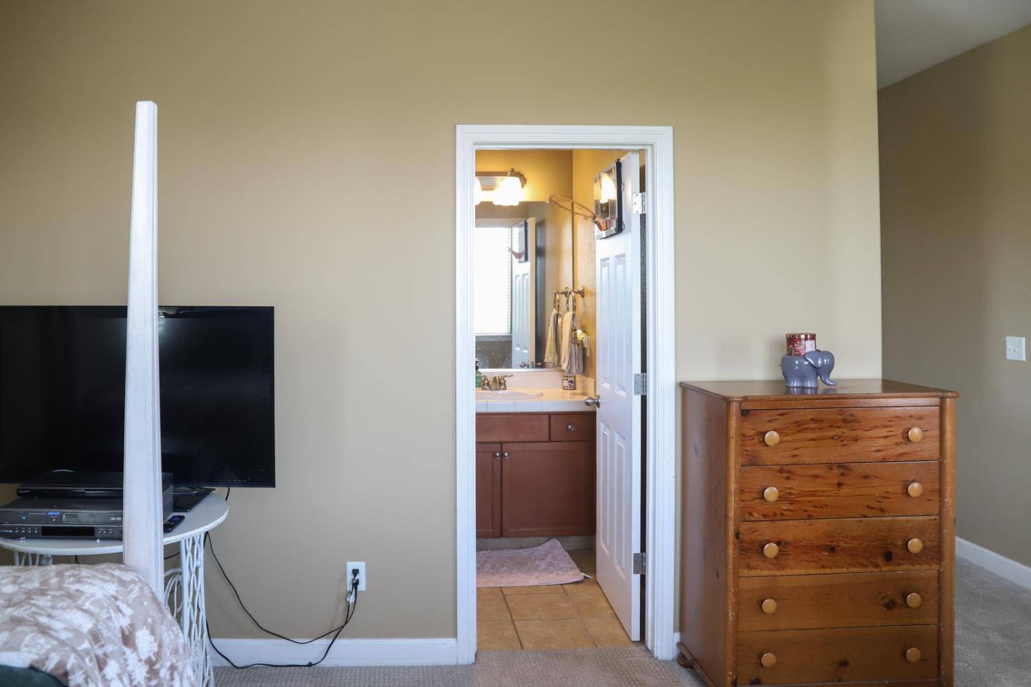 4292 N Gregory Ave, Fresno, CA 93722