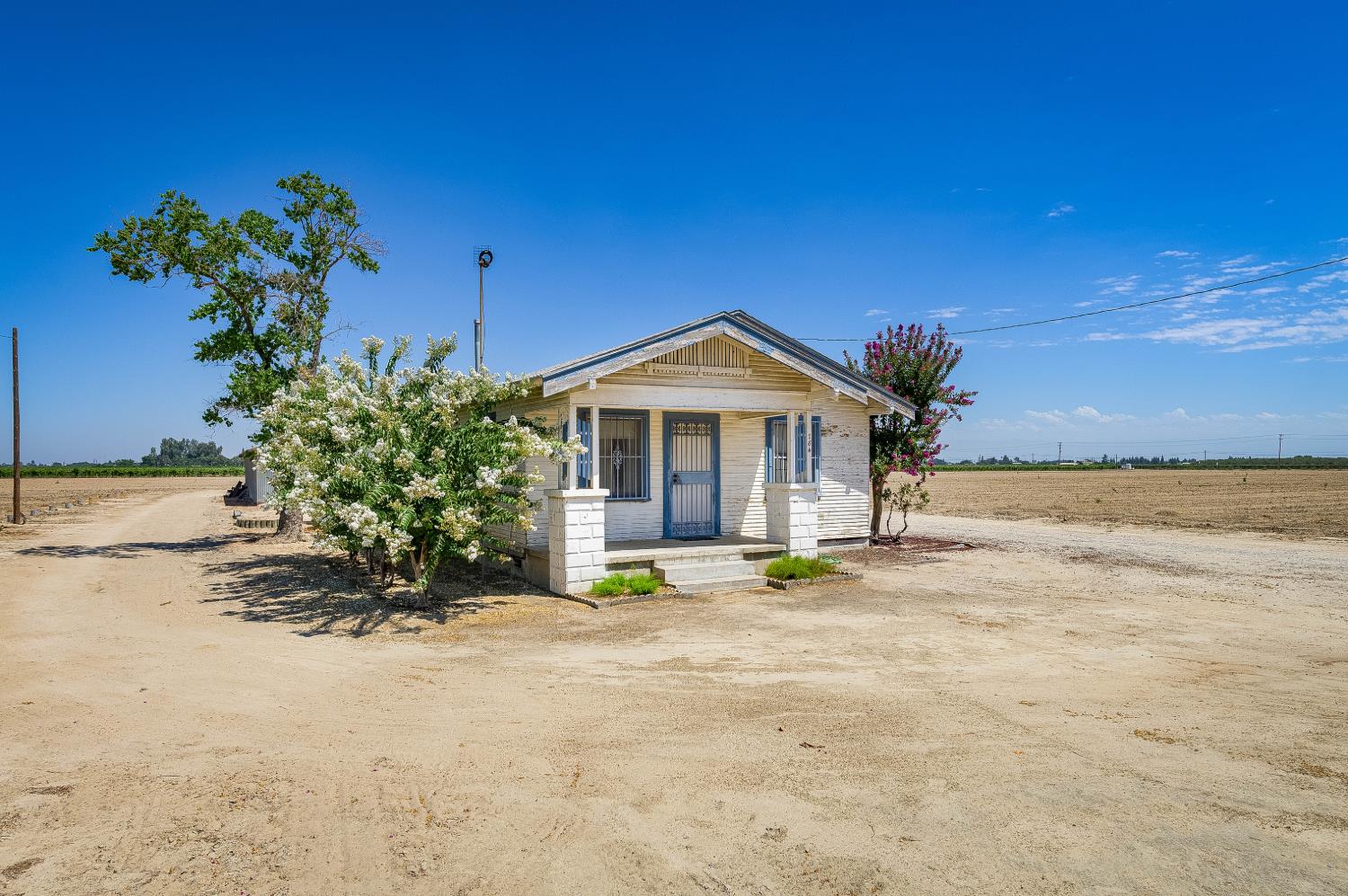 784 E Lincoln Ave, Fresno, CA 93725